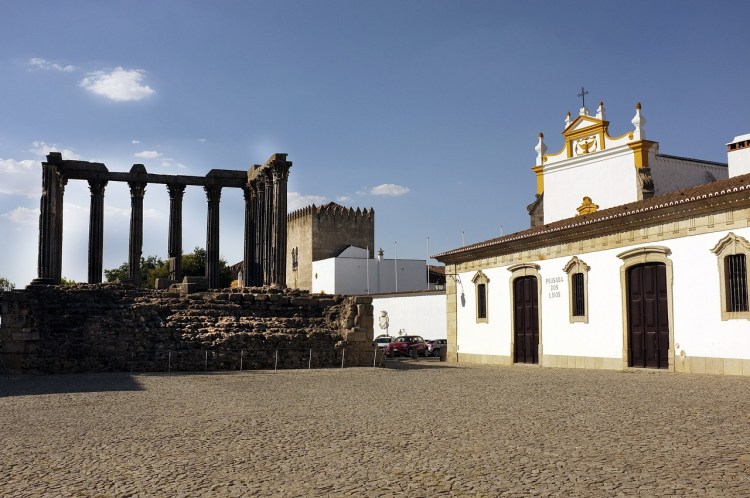Évora, Temple Romano